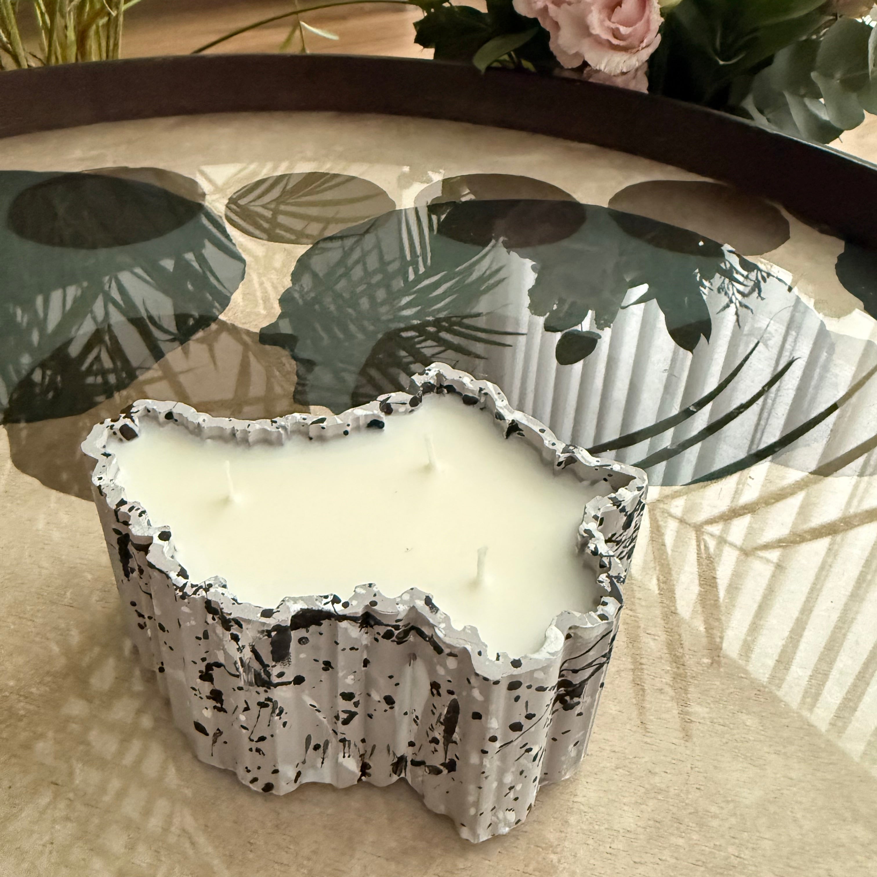 Luxembourg abstract gray, black and white candle